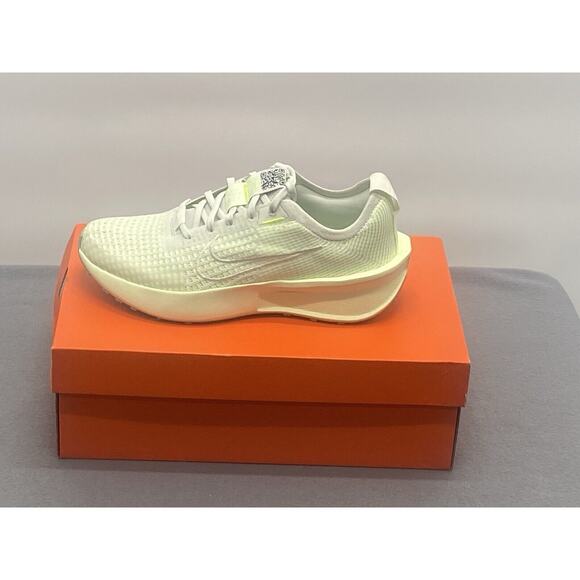 Nike Shoes - Nike Women’s Interact Run Running Shoes Size 8.5 Sea Glass Athleisure, Gym